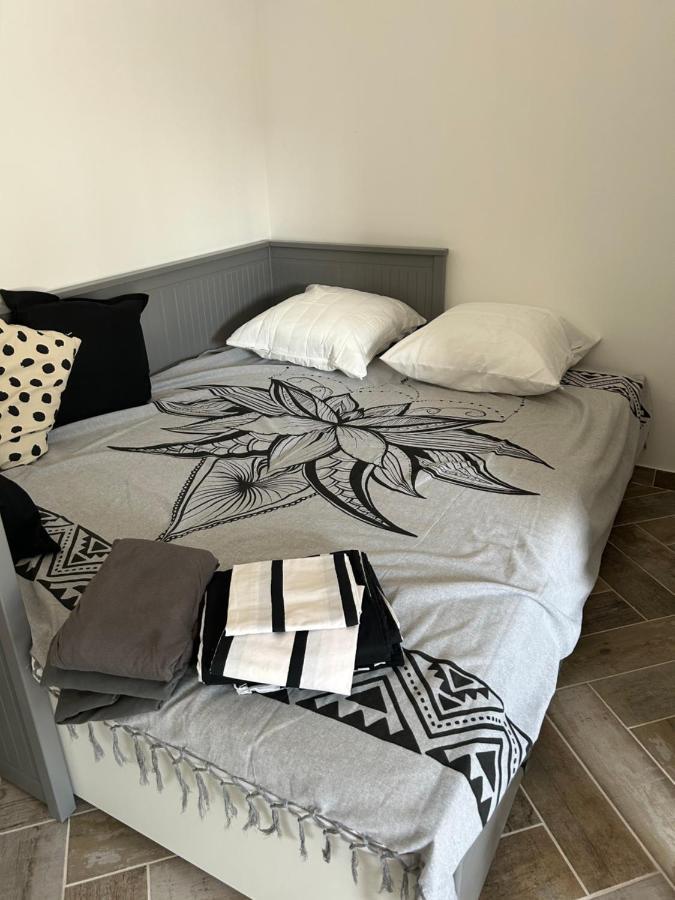 Charmant Studio Dans Villa - Jardin Privatif . La Seyne-sur-Mer Zewnętrze zdjęcie